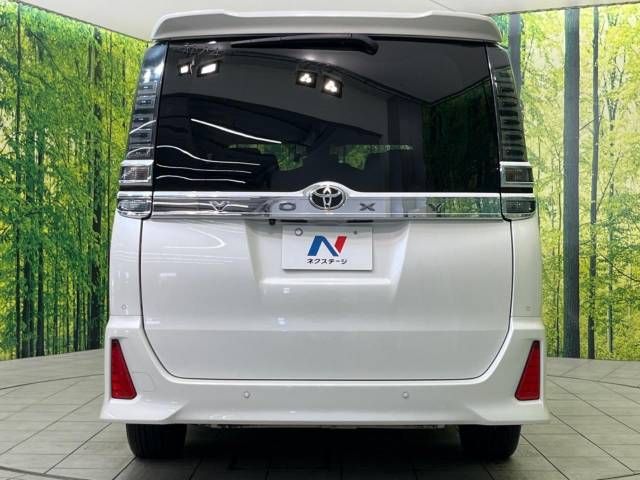 Toyota VOXY 2019-06 190135-16