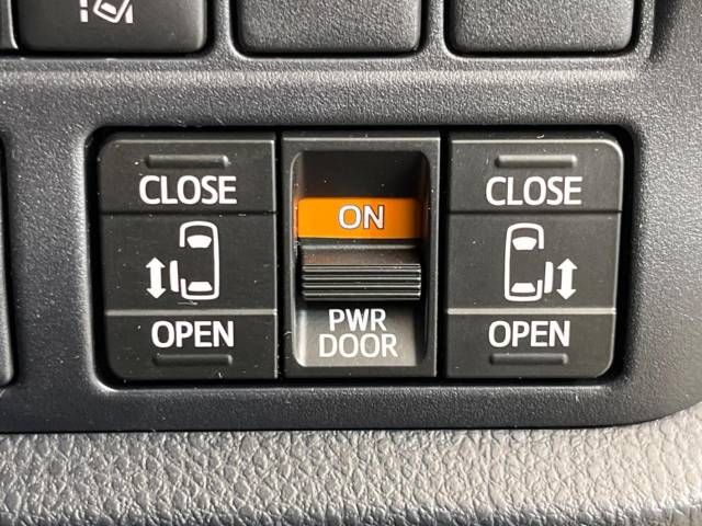 Toyota VOXY 2019-06 190135-5