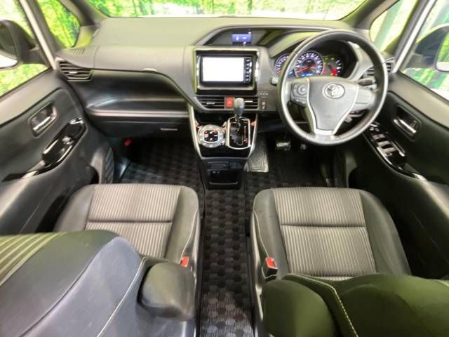 Toyota VOXY 2019-06 190135-1