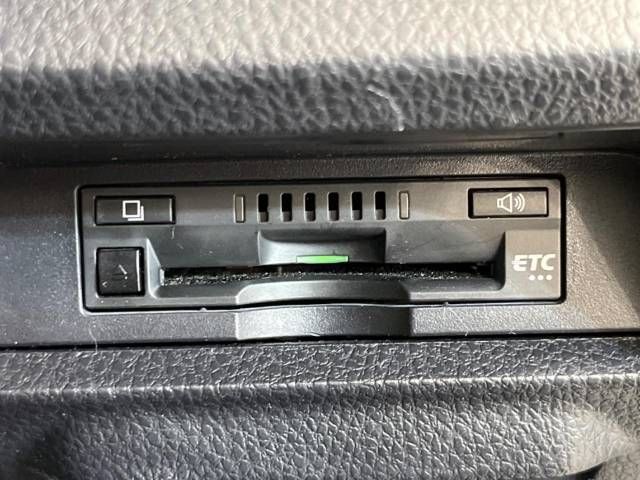 Toyota VOXY 2019-06 190135-7