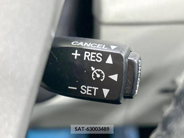 Toyota PRIUS ALPHA 2012-03 377562-5