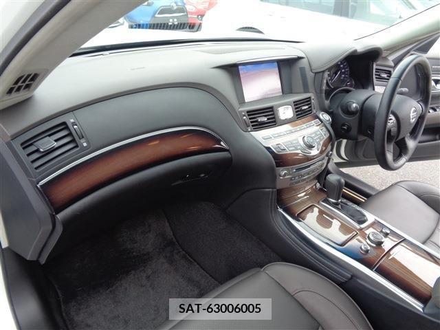 Nissan FUGA 2012-07 244244-21