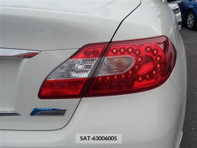 Nissan FUGA 2012-07 244244-13