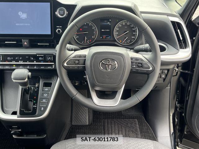 Toyota NOAH 2022-07 379789-12