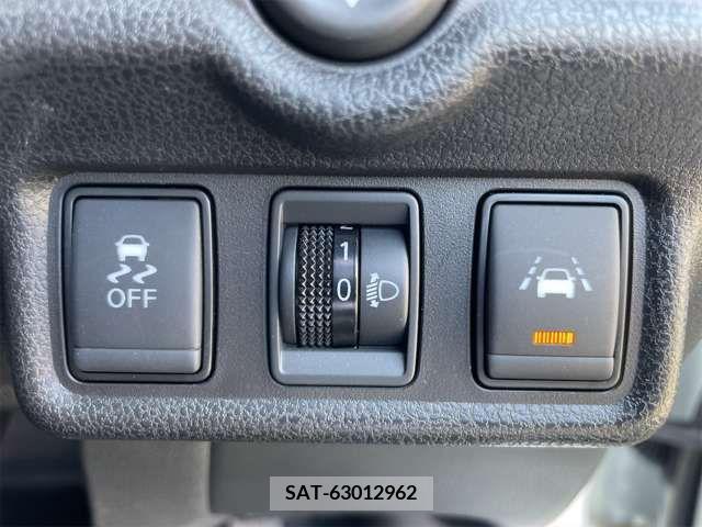 Nissan NOTE 2017-04 280848-8