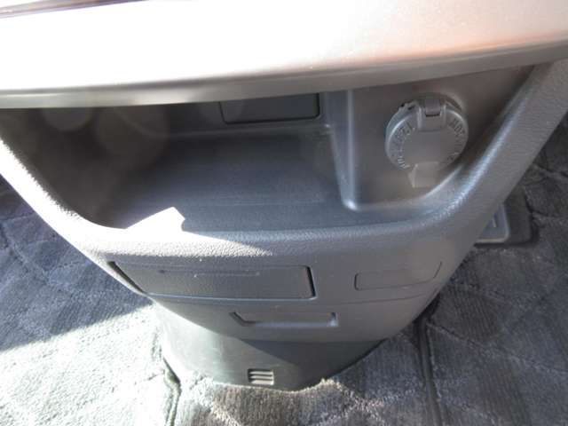 Toyota VOXY 2007-08 183173-18