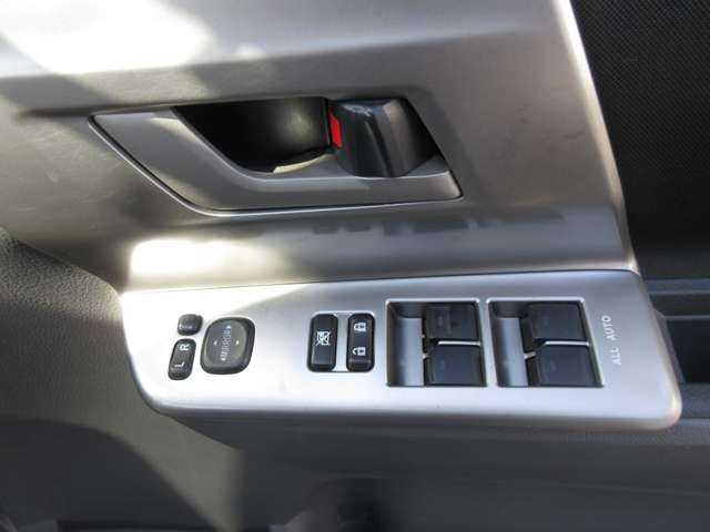 Toyota VOXY 2007-08 183173-11