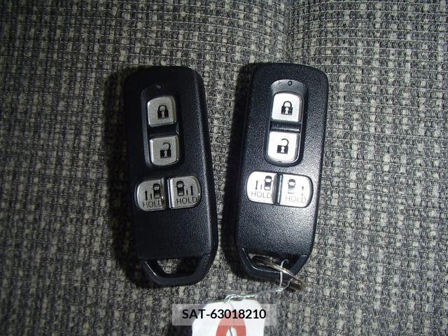 Honda N BOX 2019-06 214038-10