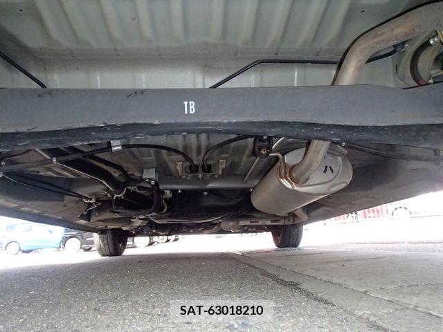 Honda N BOX 2019-06 214038-5