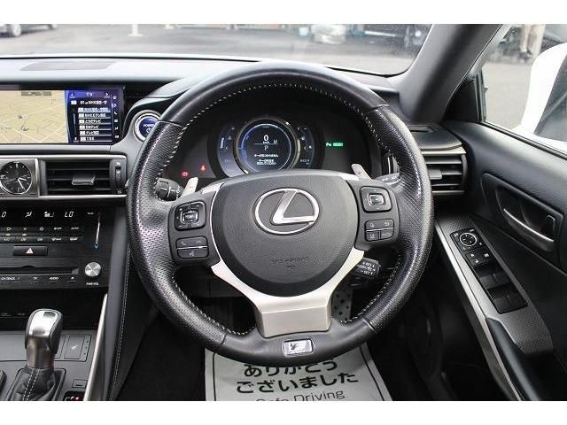 Lexus IS 2017-06 7120-15
