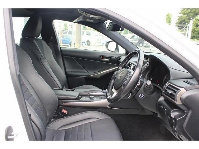 Lexus IS 2017-06 7120-13