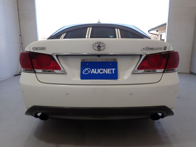 Toyota CROWN SEDAN 2013-02 186913-3
