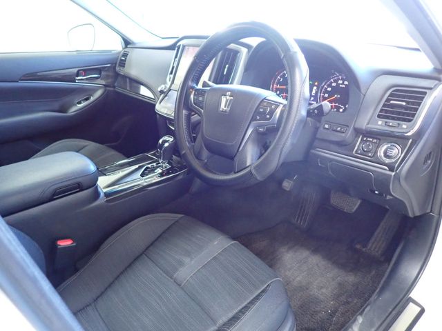 Toyota CROWN SEDAN 2013-02 186913-1