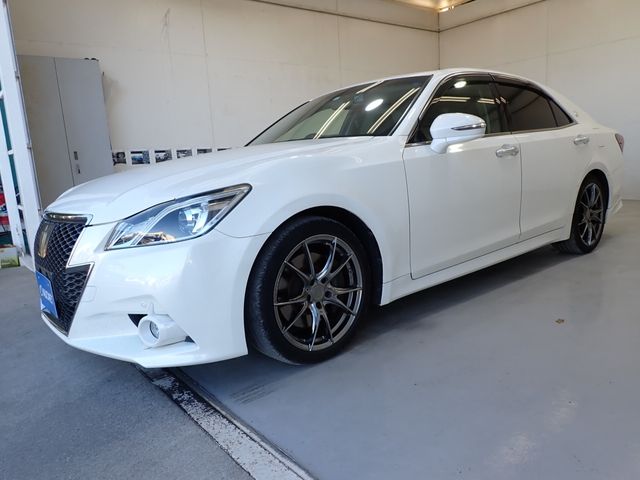 Toyota CROWN SEDAN 2013-02 186913-6
