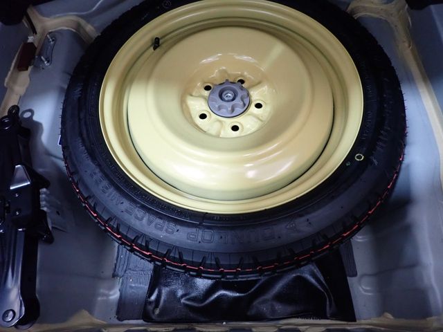 Toyota CROWN SEDAN 2013-02 186913-14