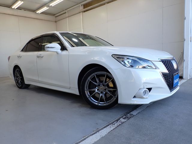 Toyota CROWN SEDAN 2013-02 186913-0