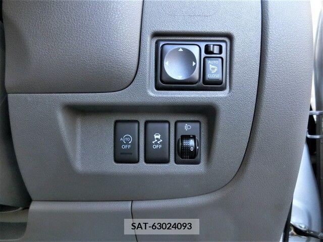 Nissan MARCH 2018-11 207571-9