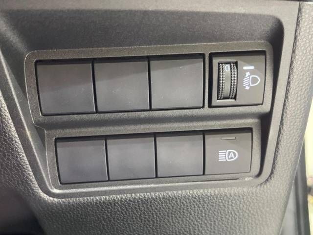 Toyota YARIS 2021-03 25800-5