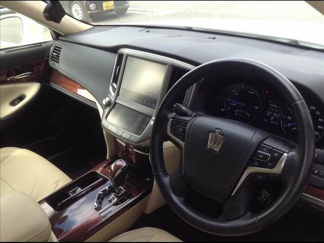 Toyota CROWN SEDAN 2015-05 9081-15