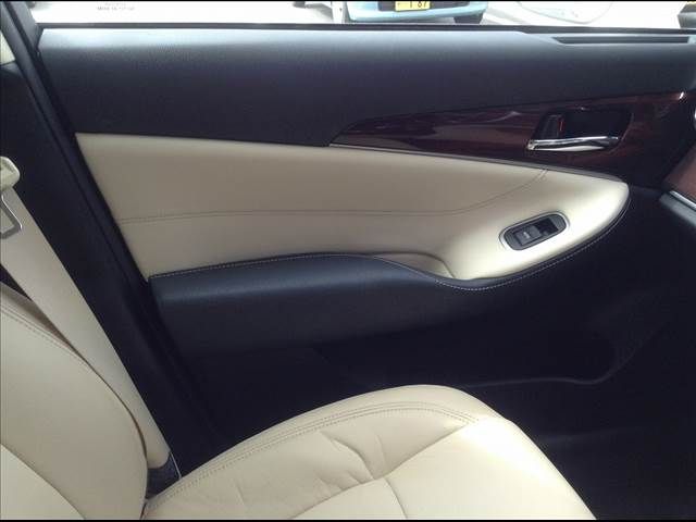 Toyota CROWN SEDAN 2015-05 9081-23