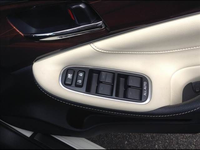 Toyota CROWN SEDAN 2015-05 9081-28