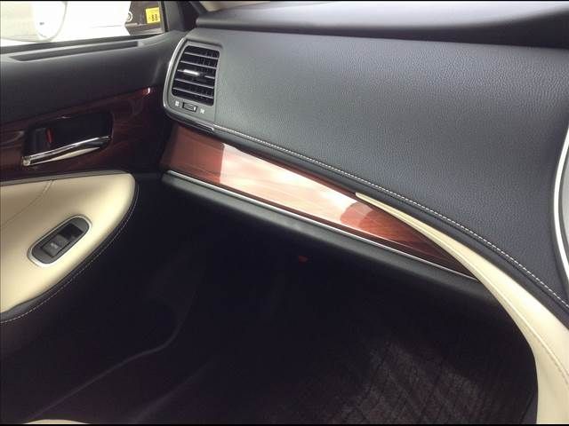 Toyota CROWN SEDAN 2015-05 9081-22