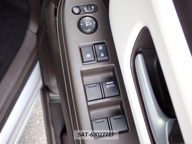Honda N BOX 2021-05 337137-6