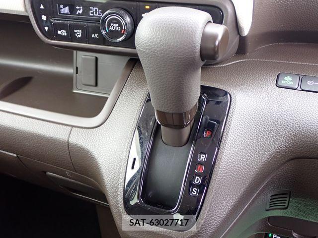 Honda N BOX 2021-05 337137-10