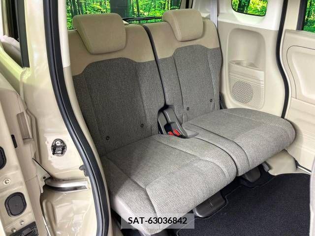 Honda N BOX 2019-10 379838-9