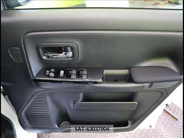 Suzuki SPACIA 2021-08 394220-23