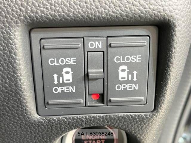 Honda N BOX CUSTOM 2018-06 233675-5