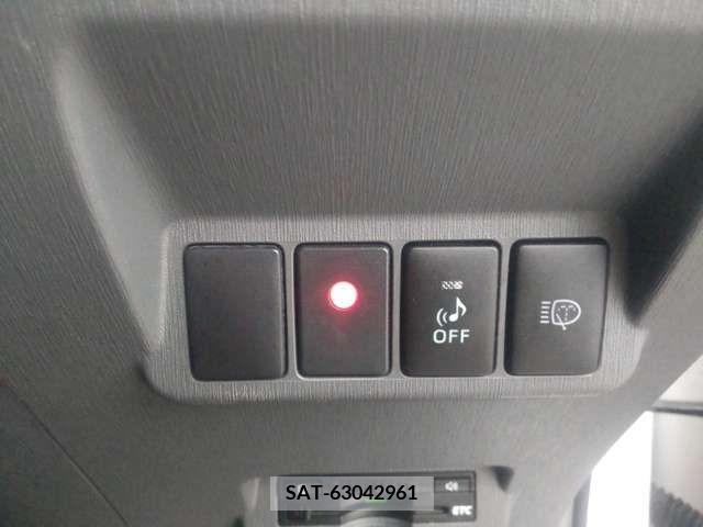 Toyota PRIUS ALPHA 2013-10 215276-17