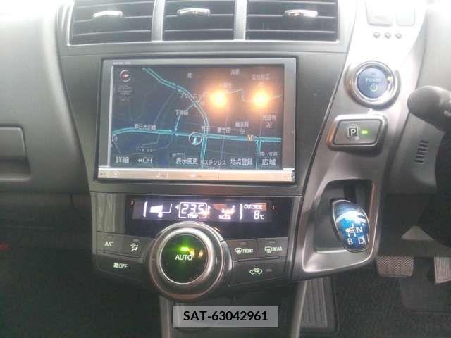 Toyota PRIUS ALPHA 2013-10 215276-11