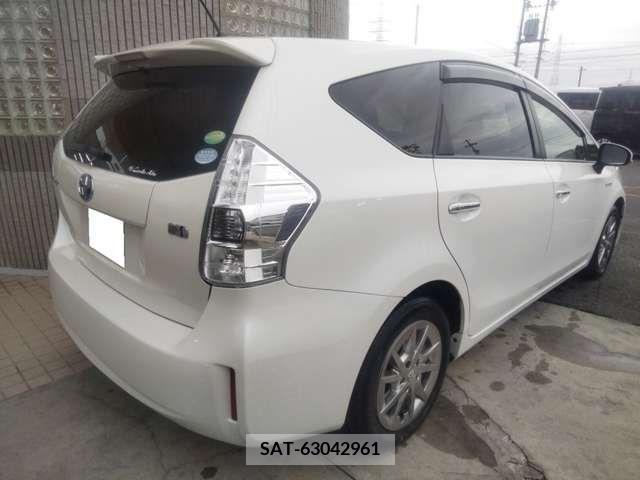 Toyota PRIUS ALPHA 2013-10 215276-2