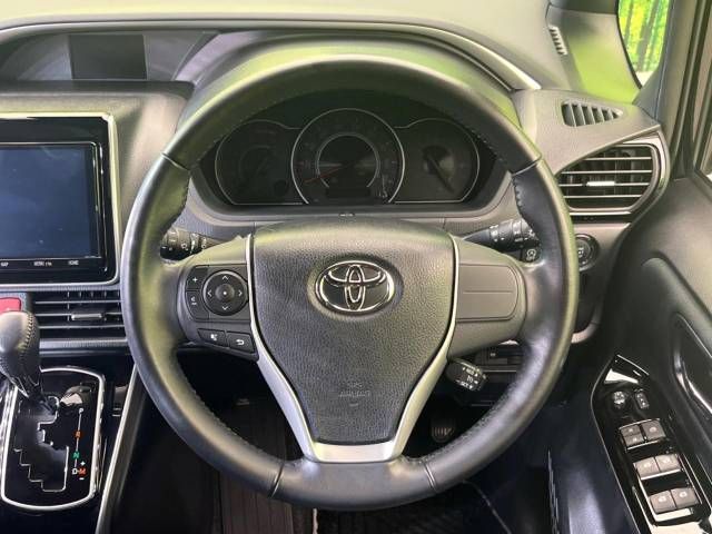 Toyota VOXY 2019-05 182037-12
