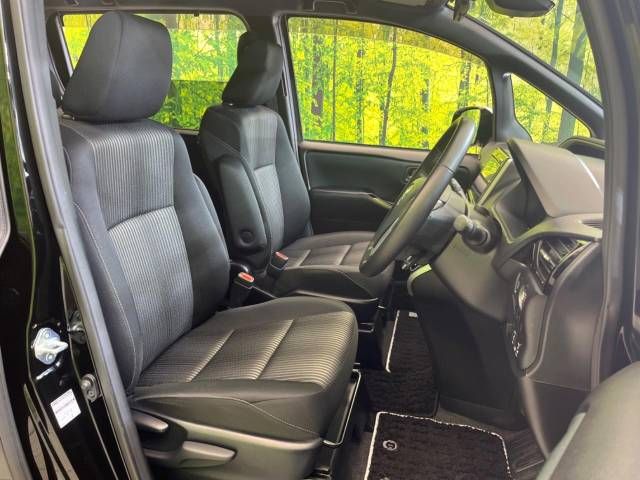 Toyota VOXY 2019-05 182037-8