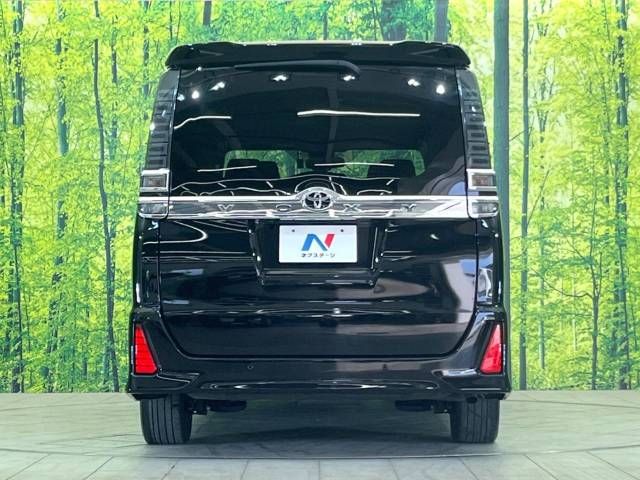 Toyota VOXY 2019-05 182037-16