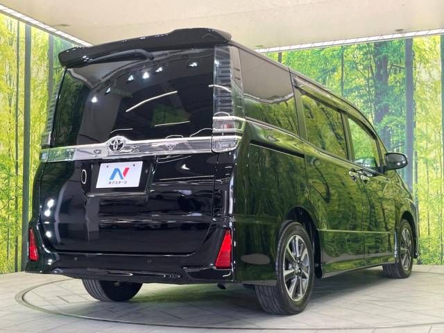 Toyota VOXY 2019-05 182037-18