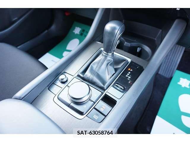 Mazda MAZDA3 2019-07 301037-8
