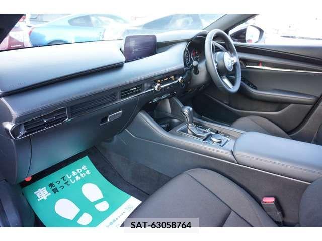 Mazda MAZDA3 2019-07 301037-12