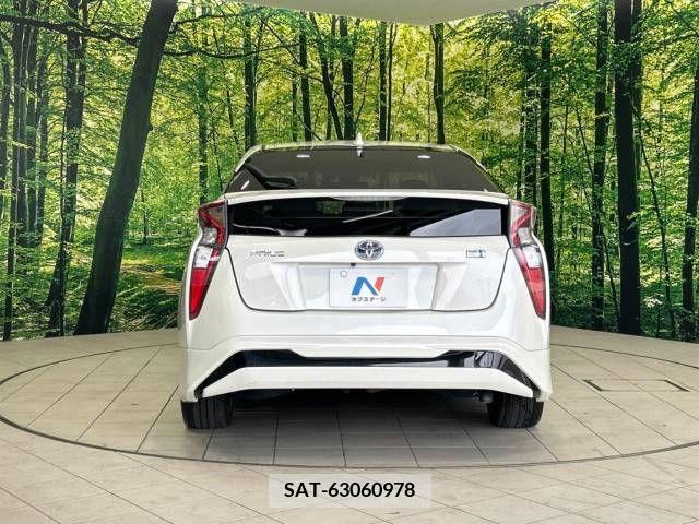 Toyota PRIUS 2016-03 366417-15