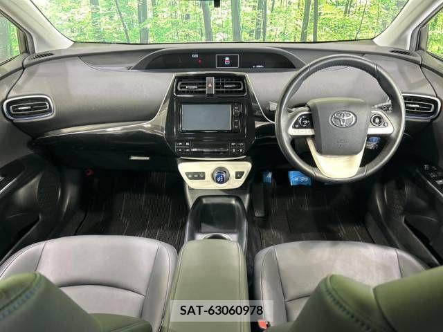 Toyota PRIUS 2016-03 366417-1