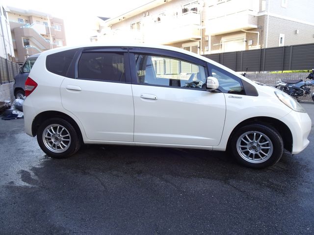Honda FIT 2012-07 182942-3