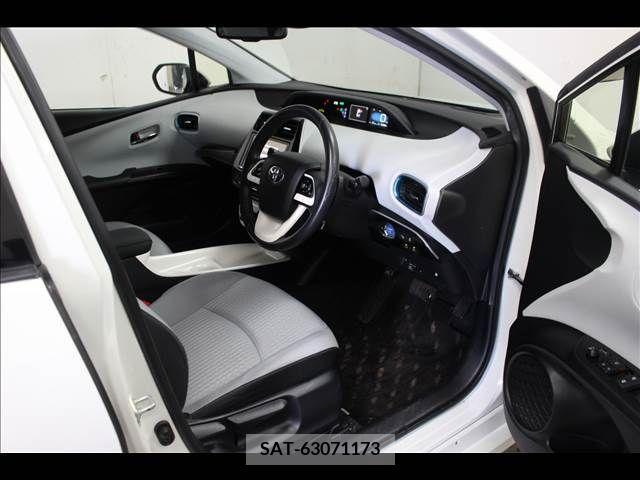 Toyota PRIUS 2016-06 281921-1