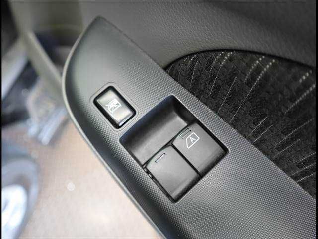 Nissan NV350 Caravan 2020-09 9297-14