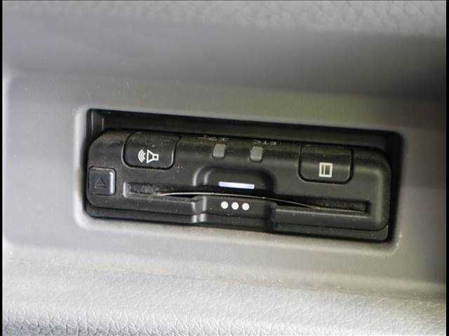 Nissan NV350 Caravan 2020-09 9297-6