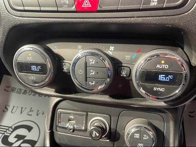 Jeep RENEGADE 2016-09 23632-11