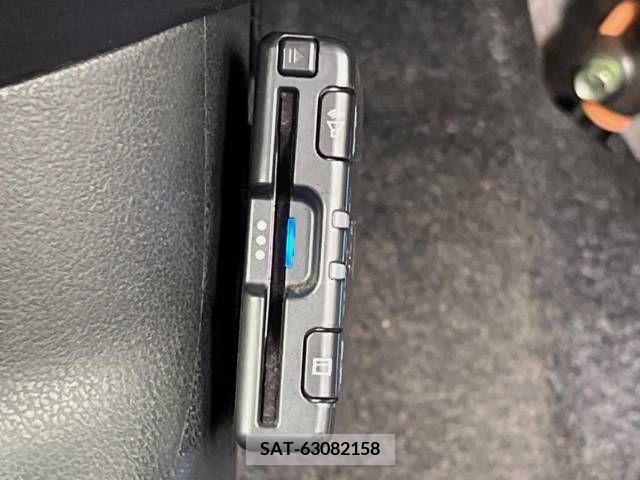 Nissan NOTE 2019-08 338489-5