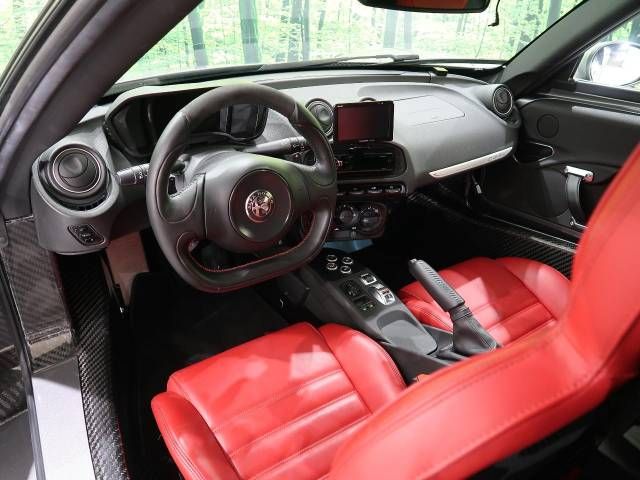 ALFA ROMEO 4C 2019-05 14587-15