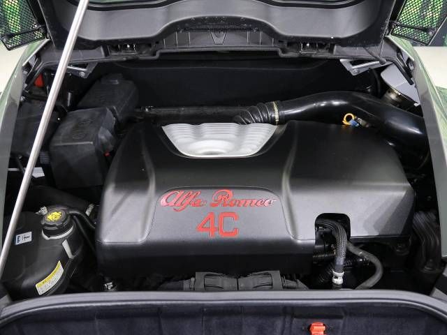 ALFA ROMEO 4C 2019-05 14587-17
